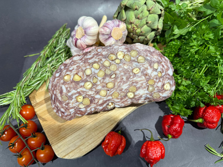 Salami hiszpańskie z orzechem laskowym