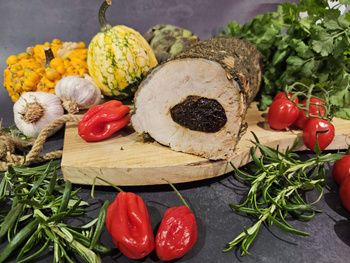 Schab tradycyjnie pieczony ze śliwką 