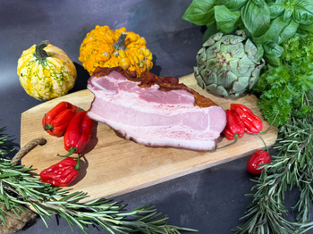 Boczek wędzony parzony