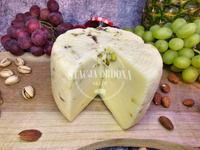 Ser Pecorino z pistacjami